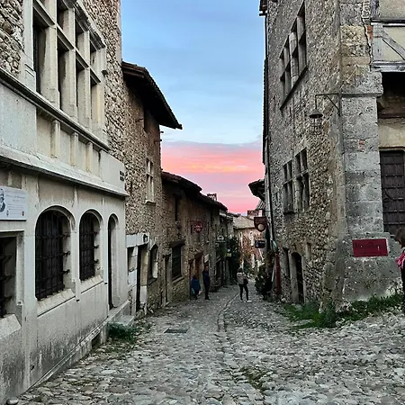 Chez Gabriel Et Sophie Pérouges